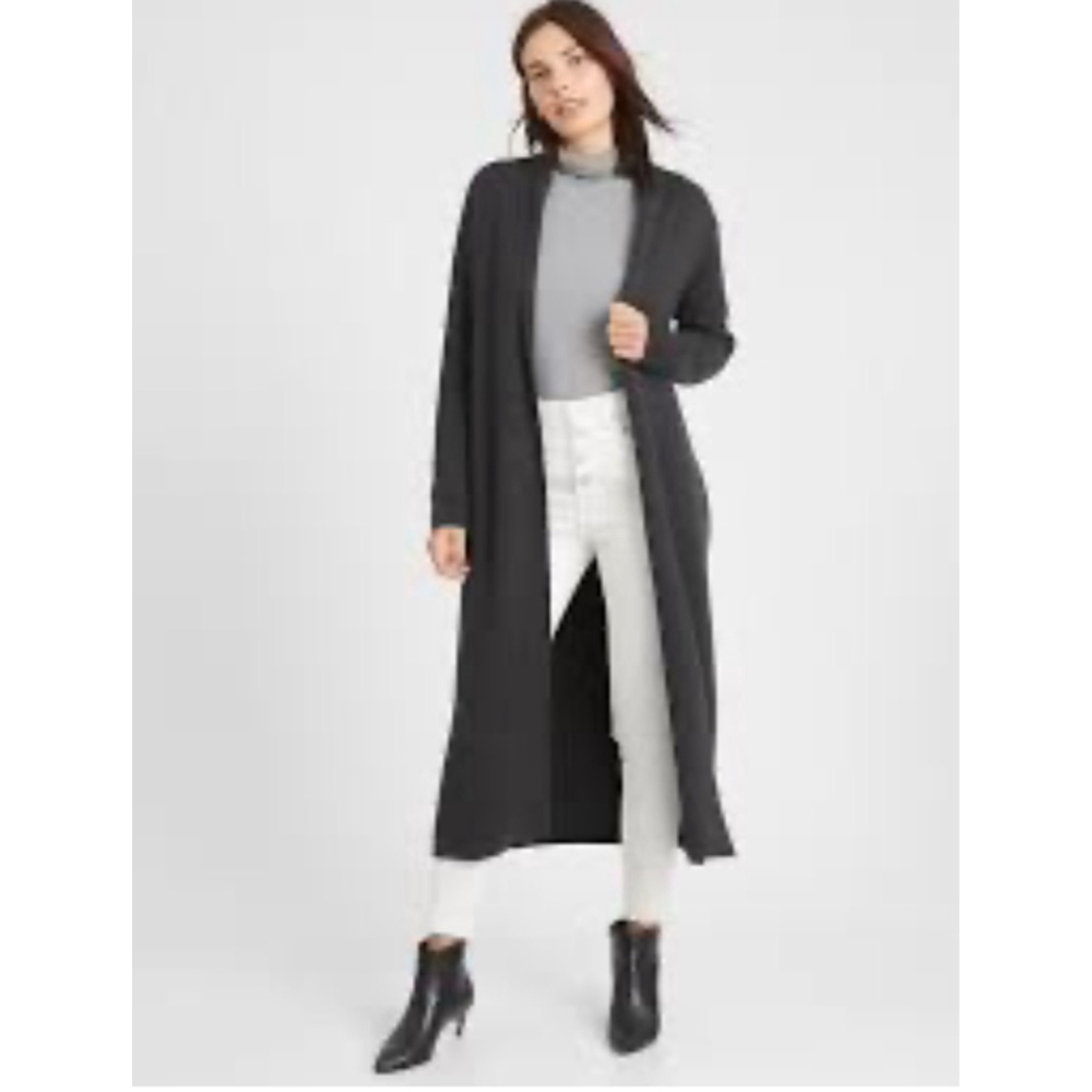NWOT Line And Dot Gray Long Cardigan Women Size Medium